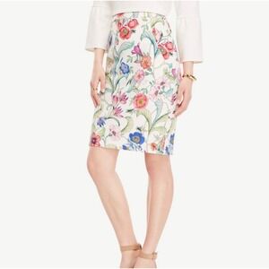 ANN TAYLOR Floral Pencil Skirt Cotton Pique 0/XS Knee Length Cottage Botanical